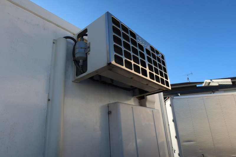 10尺冷蔵冷凍車 東プレ-5℃ スタンバイ付き|中古トラックの販売・買取・査定のアイナビ