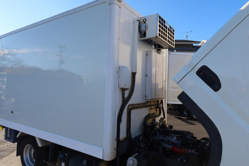 10尺冷蔵冷凍車 東プレ-5℃ スタンバイ付き|中古トラックの販売・買取・査定のアイナビ