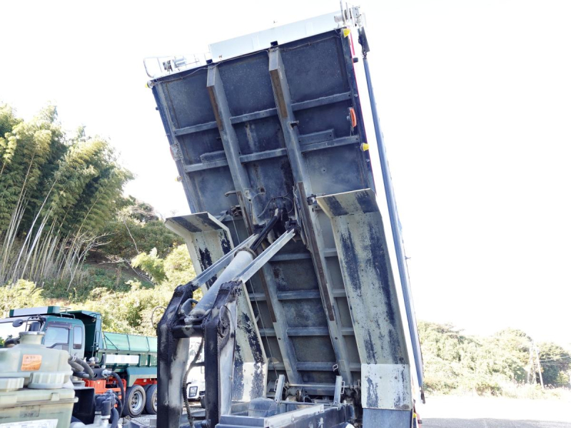 積載9t大型ダンプ|中古トラックの販売・買取・査定のアイナビ