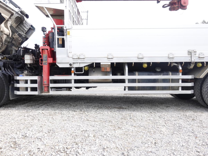 コンドル 増トンラジコン付き3段クレーン2.93t吊り積載6.9t|中古トラックの販売・買取・査定のアイナビ