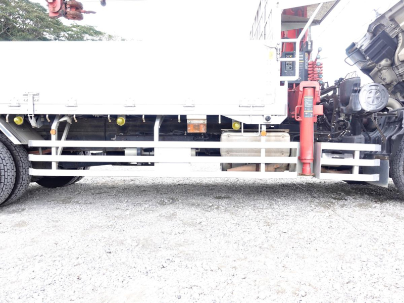 コンドル 増トンラジコン付き3段クレーン2.93t吊り積載6.9t|中古トラックの販売・買取・査定のアイナビ