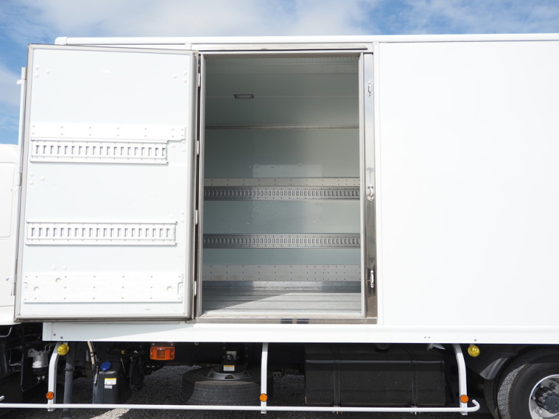 日野 冷凍バン レンジャー|中古トラックの販売・買取・査定のアイナビ