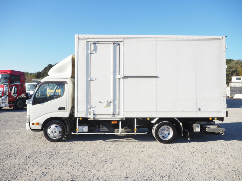 日野 バン車 デュトロ|中古トラックの販売・買取・査定のアイナビ