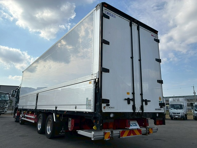 4軸低床2デフアルミホイールパブコ6R20シフトパイロット|中古トラックの販売・買取・査定のアイナビ