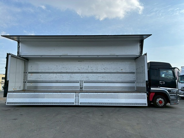 4軸低床2デフアルミホイールパブコ6R20シフトパイロット|中古トラックの販売・買取・査定のアイナビ