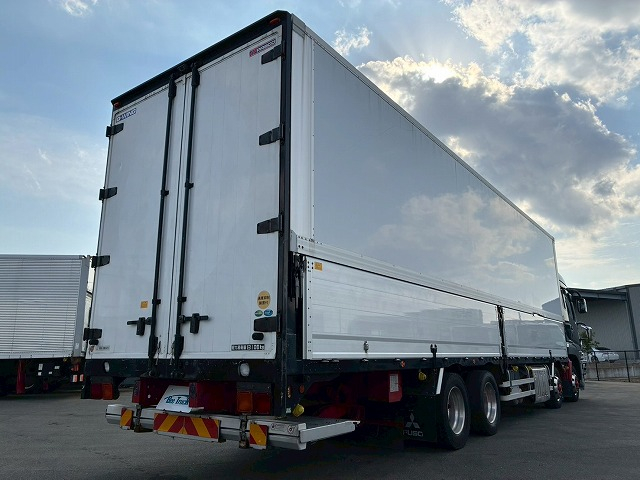 4軸低床2デフアルミホイールパブコ6R20シフトパイロット|中古トラックの販売・買取・査定のアイナビ