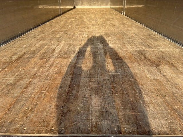 8×4スーパーハイルーフ日本フルハーフ後輪エアサス|中古トラックの販売・買取・査定のアイナビ