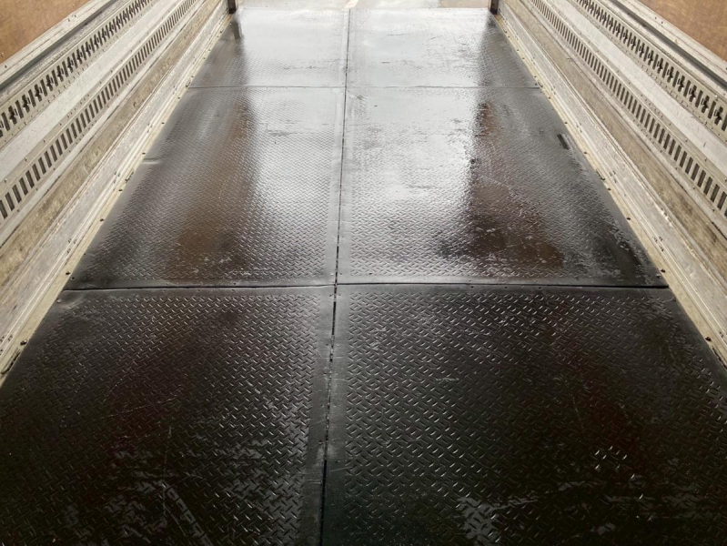 2.3トン積載6200ボディワイド格納PG後輪エアサスベット付|中古トラックの販売・買取・査定のアイナビ