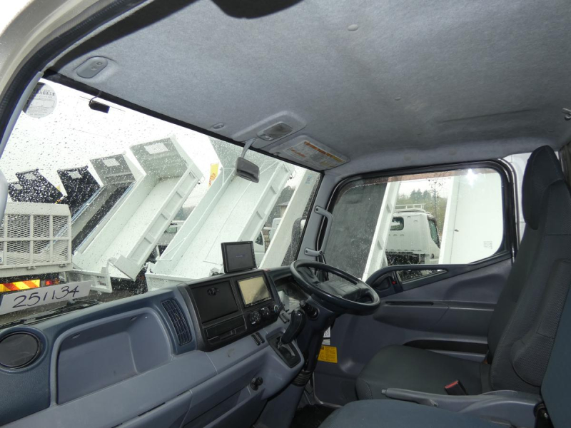 H252トン ダンプ オトマ ナビ|中古トラックの販売・買取・査定のアイナビ