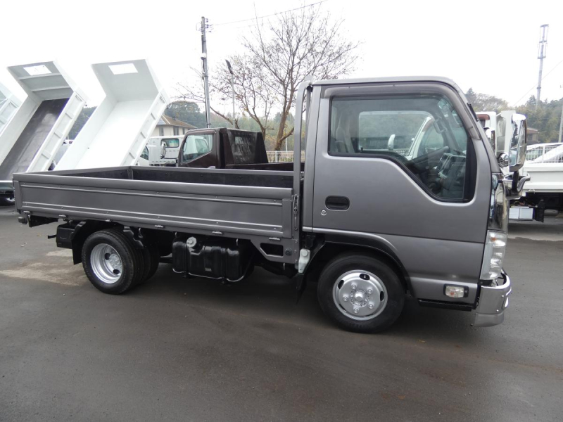 H28 2トン 平ボデー オートマ ETC|中古トラックの販売・買取・査定のアイナビ