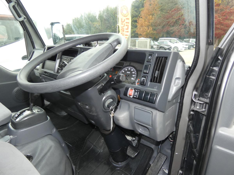 H28 2トン 平ボデー オートマ ETC|中古トラックの販売・買取・査定のアイナビ