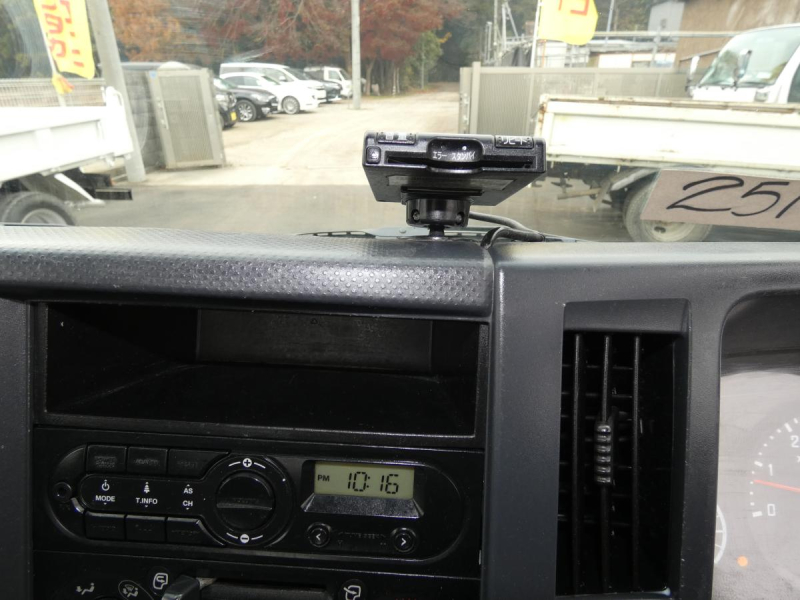 H28 2トン 平ボデー オートマ ETC|中古トラックの販売・買取・査定のアイナビ