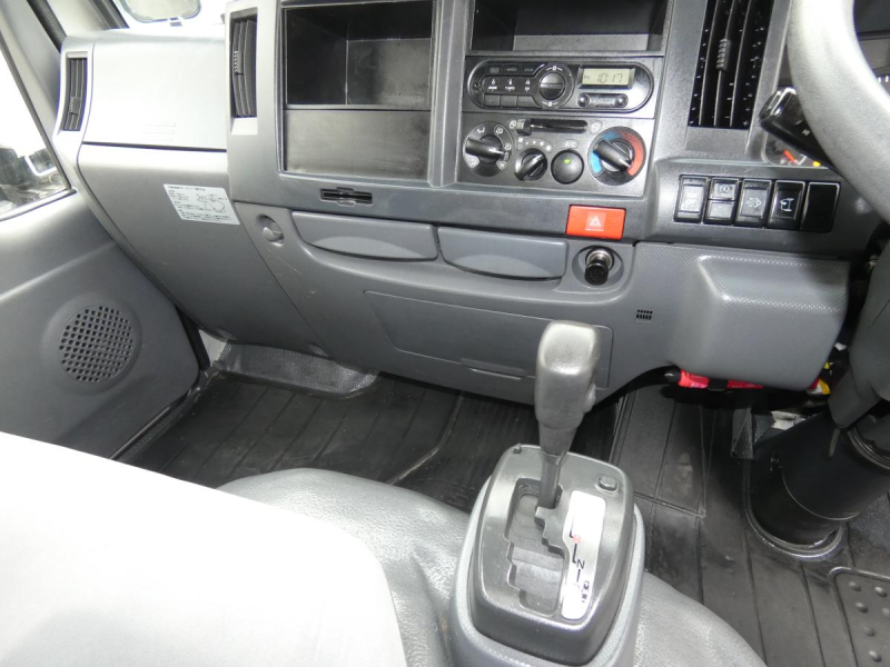 H28 2トン 平ボデー オートマ ETC|中古トラックの販売・買取・査定のアイナビ