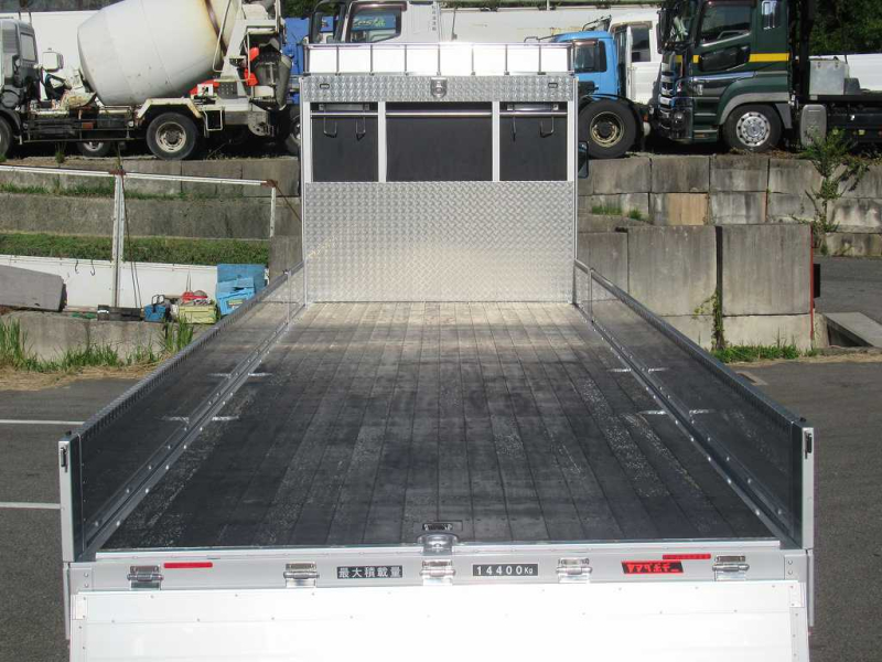 4軸低床 アルミ平 後輪エアサス 14400㎏積載 山田車体工業|中古トラックの販売・買取・査定のアイナビ