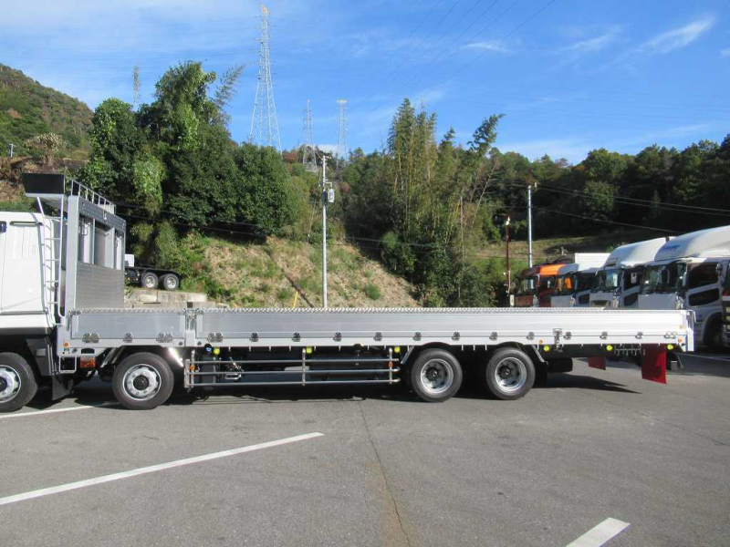 4軸低床 アルミ平 後輪エアサス 14400㎏積載 山田車体工業|中古トラックの販売・買取・査定のアイナビ