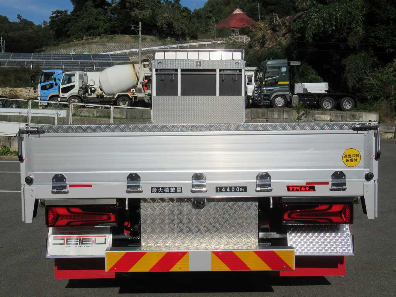 4軸低床 アルミ平 後輪エアサス 14400㎏積載 山田車体工業|中古トラックの販売・買取・査定のアイナビ