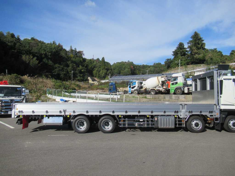 4軸低床 アルミ平 後輪エアサス 14400㎏積載 山田車体工業|中古トラックの販売・買取・査定のアイナビ