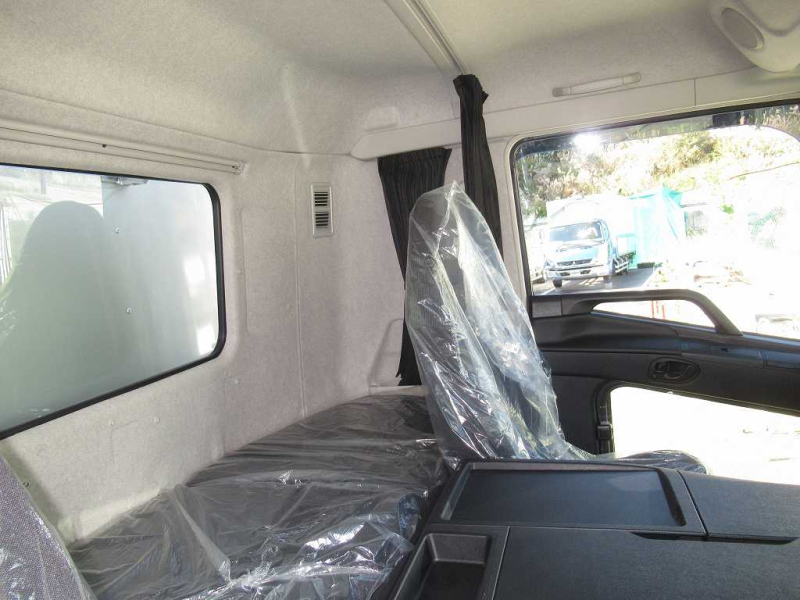 4軸低床 アルミ平 後輪エアサス 14400㎏積載 山田車体工業|中古トラックの販売・買取・査定のアイナビ