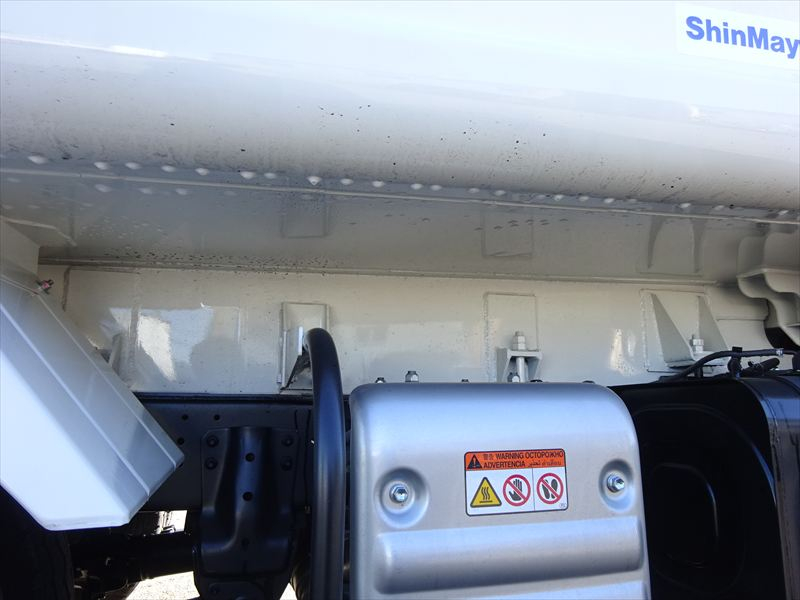 プレス 4.3㎥ 新明和 未使用|中古トラックの販売・買取・査定のアイナビ