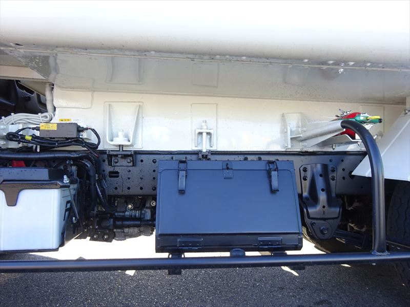 プレス 4.3㎥ 新明和 未使用|中古トラックの販売・買取・査定のアイナビ