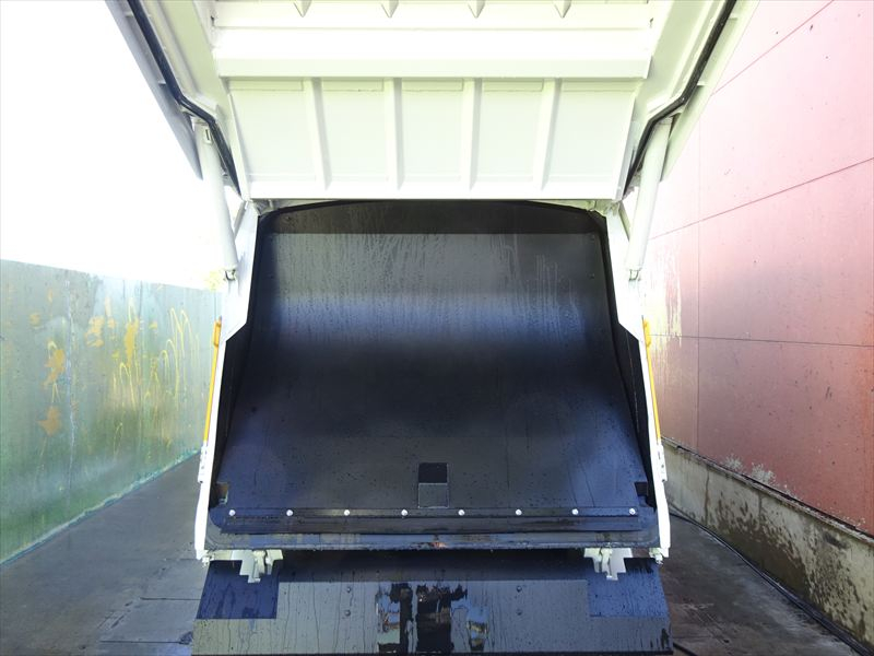 プレス 4.3㎥ 新明和 未使用|中古トラックの販売・買取・査定のアイナビ