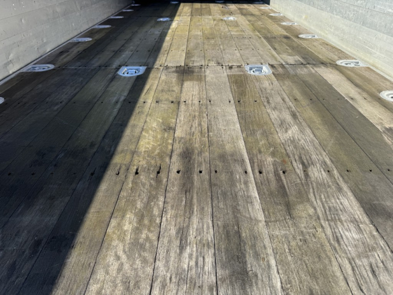 4段アルミブロック古河ユニックラジコン造りボデー|中古トラックの販売・買取・査定のアイナビ