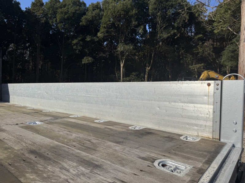 4段アルミブロック古河ユニックラジコン造りボデー|中古トラックの販売・買取・査定のアイナビ