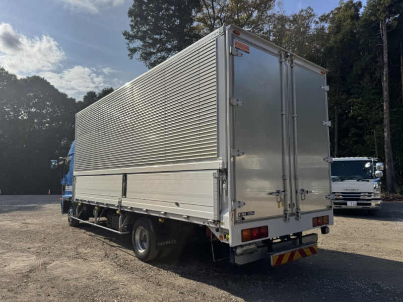 ワイド ベッド付 ハイルーフ 6.2mボデー|中古トラックの販売・買取・査定のアイナビ