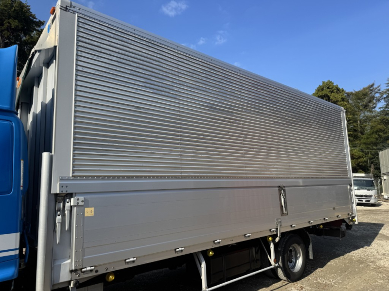 ワイド ベッド付 ハイルーフ 6.2mボデー|中古トラックの販売・買取・査定のアイナビ