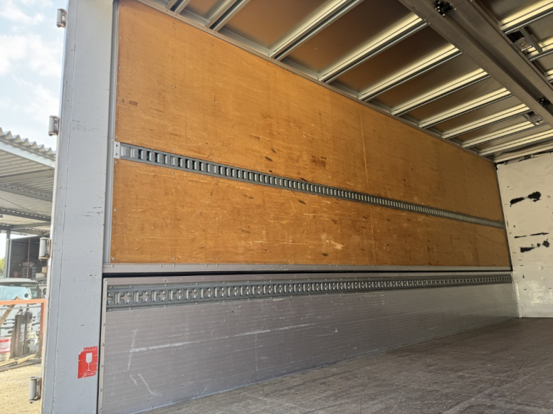 ワイド ベッド付 ハイルーフ 6.2mボデー|中古トラックの販売・買取・査定のアイナビ