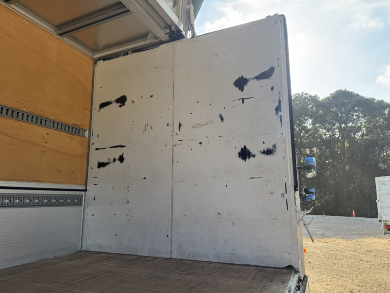 ワイド ベッド付 ハイルーフ 6.2mボデー|中古トラックの販売・買取・査定のアイナビ