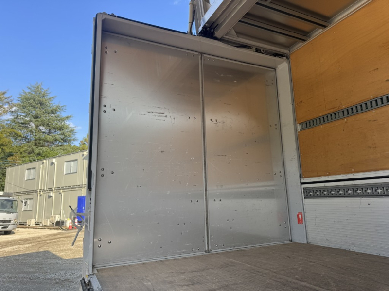 ワイド ベッド付 ハイルーフ 6.2mボデー|中古トラックの販売・買取・査定のアイナビ