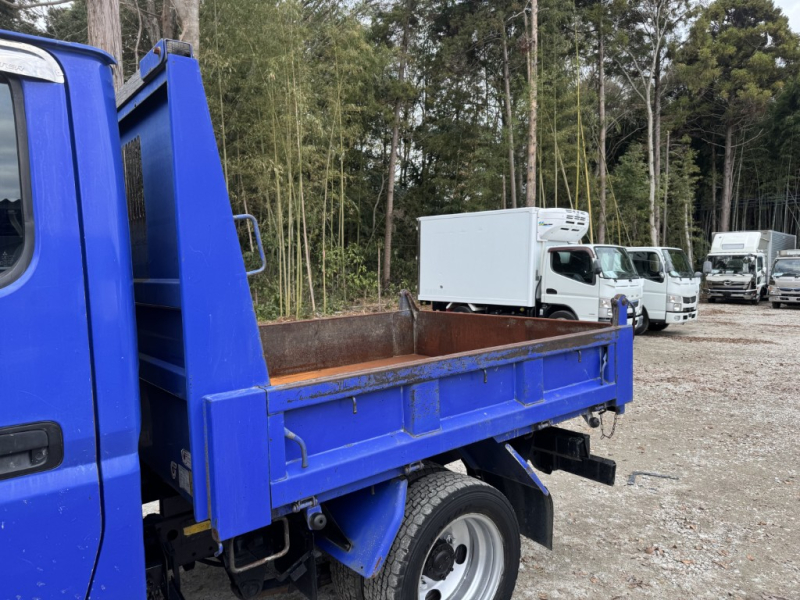 Wキャブダンプ 10尺 全低床 極東開発 DD02-31|中古トラックの販売・買取・査定のアイナビ