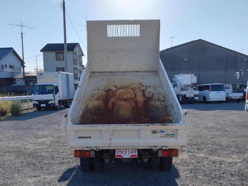 トヨタトヨエース2トンダンプ 1年保証付き 全低床 3方開|中古トラックの販売・買取・査定のアイナビ