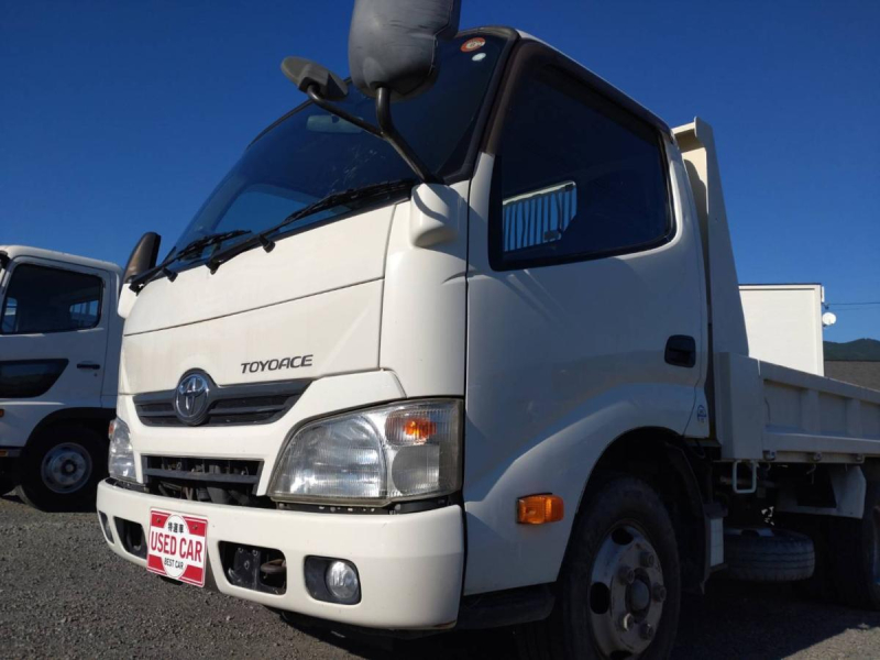 トヨタトヨエース2トンダンプ 1年保証付き 全低床 3方開|中古トラックの販売・買取・査定のアイナビ