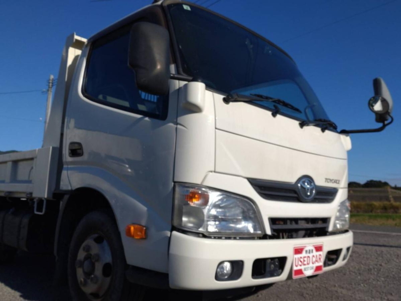 トヨタトヨエース2トンダンプ 1年保証付き 全低床 3方開|中古トラックの販売・買取・査定のアイナビ