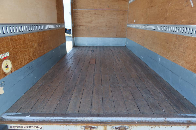 標準幅 セミロング アルミバン 積載2000kg|中古トラックの販売・買取・査定のアイナビ