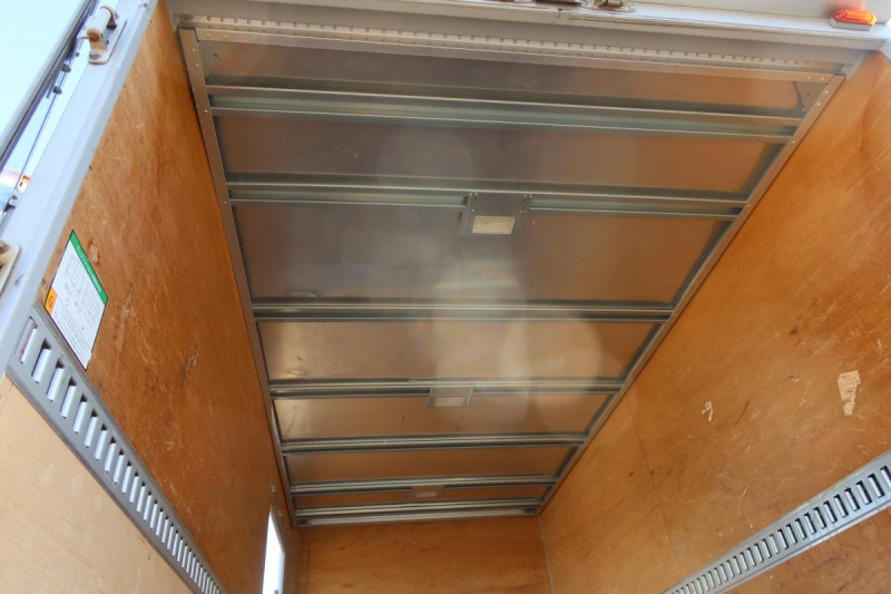 標準幅 セミロング アルミバン 積載2000kg|中古トラックの販売・買取・査定のアイナビ