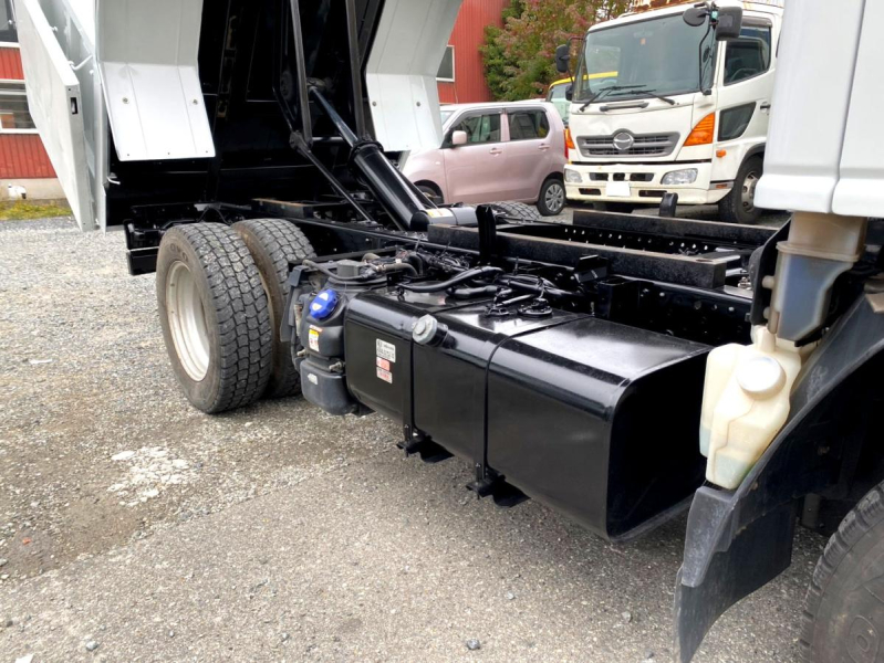 令和2年いすゞエルフ2t深ダンプ低床全塗装済2RG-NJR88AN|中古トラックの販売・買取・査定のアイナビ