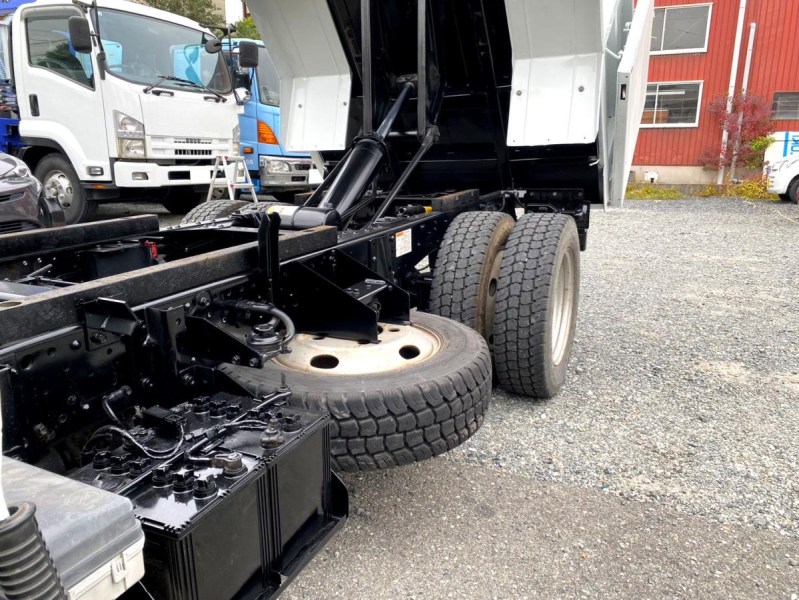 令和2年いすゞエルフ2t深ダンプ低床全塗装済2RG-NJR88AN|中古トラックの販売・買取・査定のアイナビ