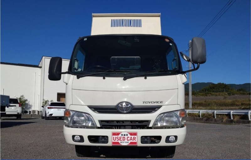 トヨタトヨエース2トンダンプ 1年保証付き 全低床 3方開|中古トラックの販売・買取・査定のアイナビ