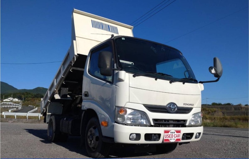 トヨタトヨエース2トンダンプ 1年保証付き 全低床 3方開|中古トラックの販売・買取・査定のアイナビ