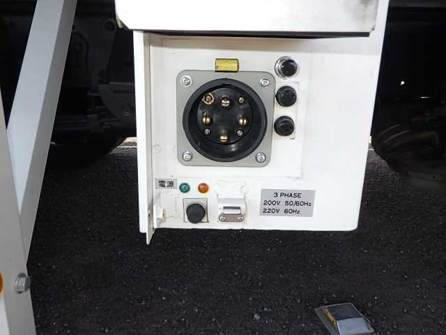 日野 令和6年式 冷凍バン格納ゲート スタンバイモータ付|中古トラックの販売・買取・査定のアイナビ