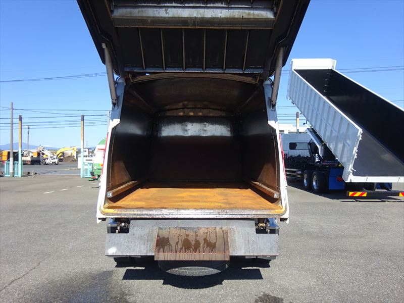 増t プレス 10.2㎥|中古トラックの販売・買取・査定のアイナビ