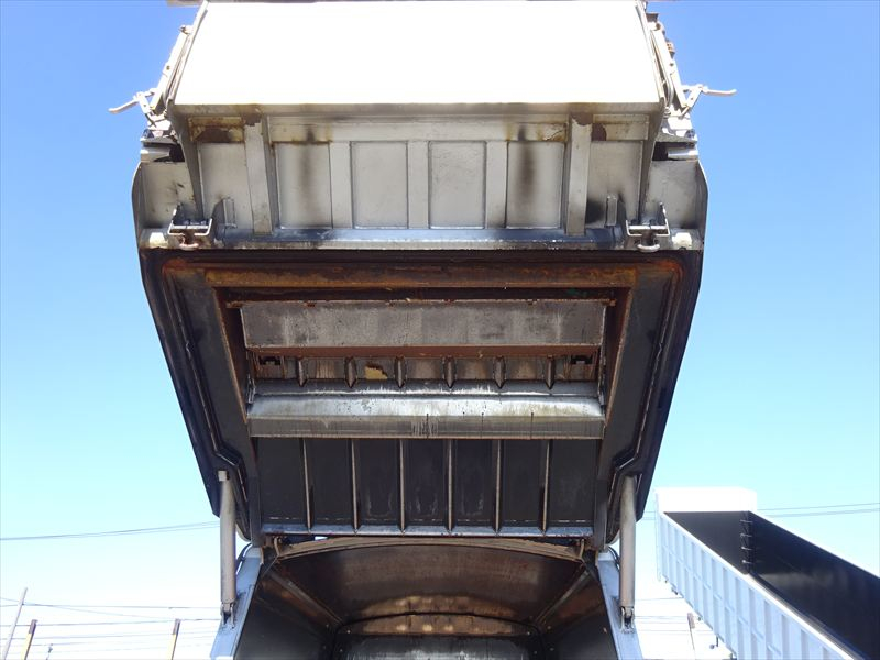 増t プレス 10.2㎥|中古トラックの販売・買取・査定のアイナビ