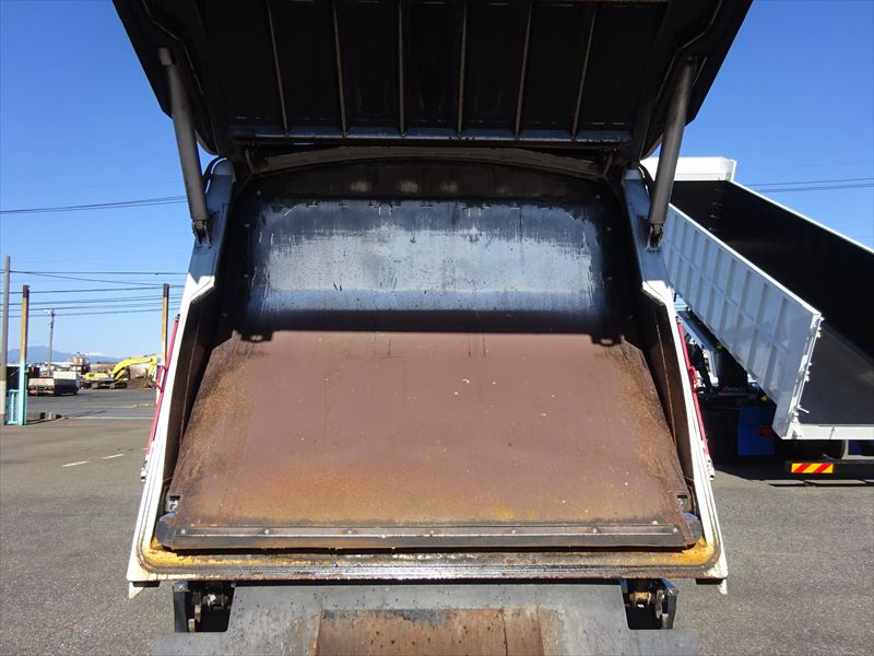 増t プレス 10.2㎥|中古トラックの販売・買取・査定のアイナビ