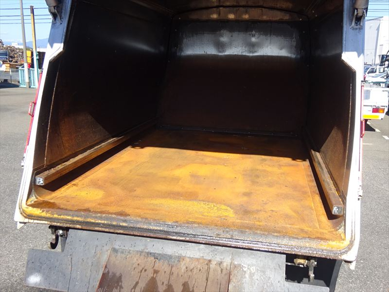 増t プレス 10.2㎥|中古トラックの販売・買取・査定のアイナビ