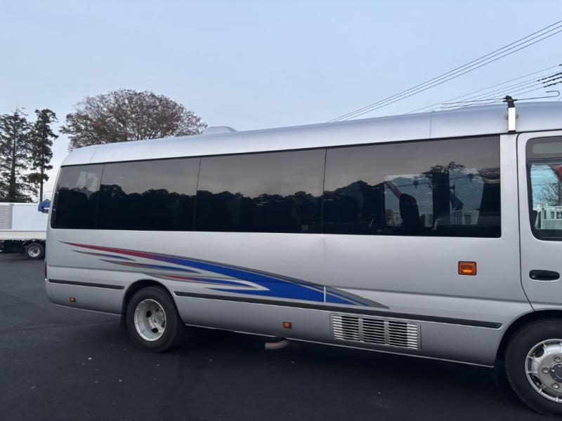 スーパーラウンジロング自動ドアモケリク冷蔵庫AT|中古トラックの販売・買取・査定のアイナビ