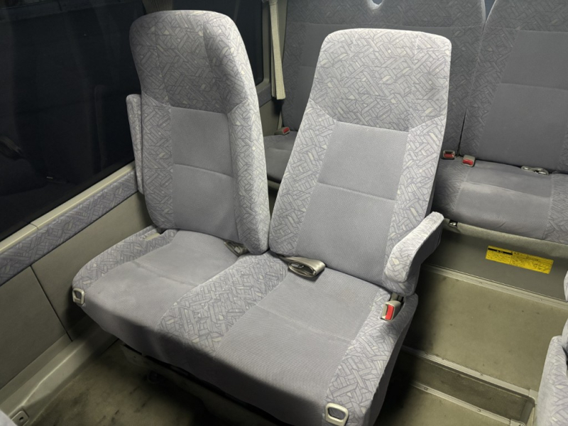 スーパーラウンジロング自動ドアモケリク冷蔵庫AT|中古トラックの販売・買取・査定のアイナビ