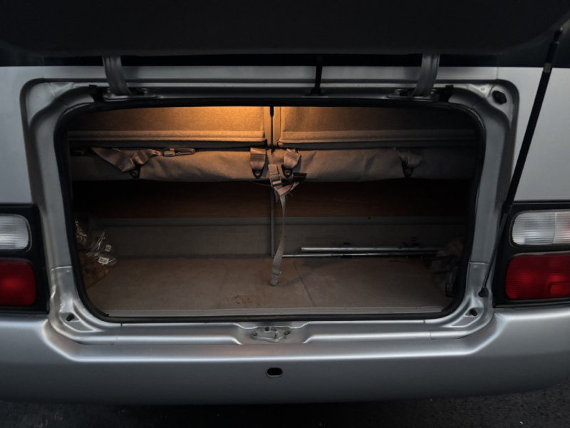 スーパーラウンジロング自動ドアモケリク冷蔵庫AT|中古トラックの販売・買取・査定のアイナビ